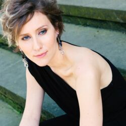 Anna Fusek, Klavier